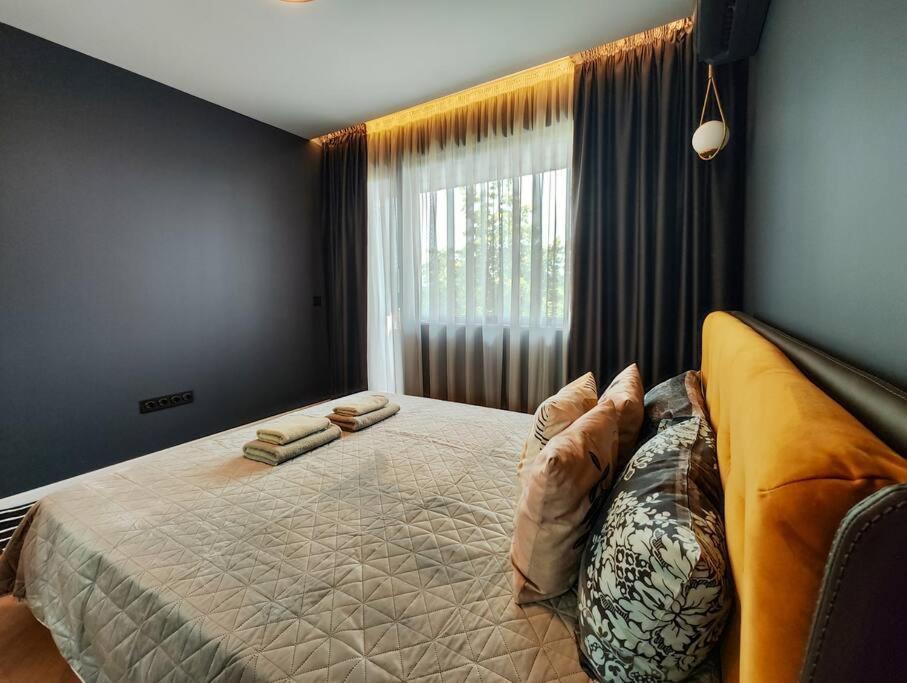 Topaz Beachfront Apartment Варна Экстерьер фото